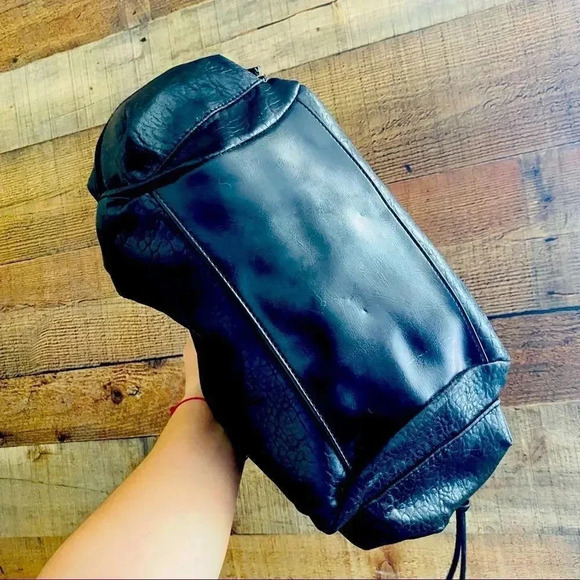 Rina Rich Shoulder Bag - Picture 6 of 9